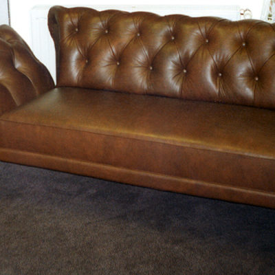 Polsterung antikes Ledersofa Arbeitsprobe