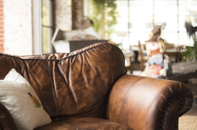 gereinigtes gepflegtes Ledersofa