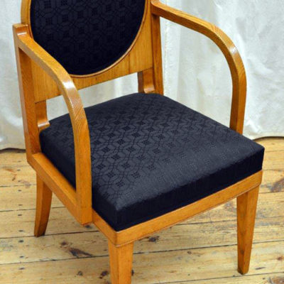 Fertig rekonstruierter Polsterstuhl