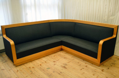 Rekonstruktion der Polsterung des "Peter Behrens" Sofa´s