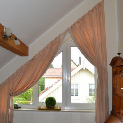 Fertigung individueller Gardinen für Dachschräge