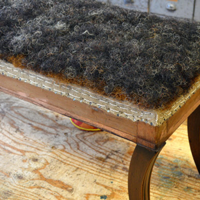 Rosshaar auf klassisch gepolstertem Möbel