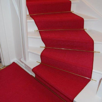 Verlegen von Läufern auf Treppen